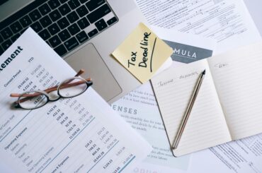 Smart Year-End Tax Moves to Maximize Savings in 2025 - Verified by FangWallet
