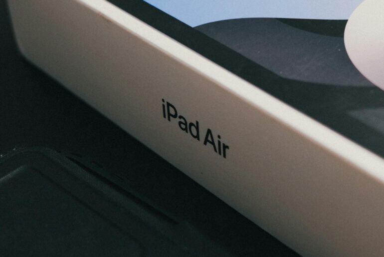 You Can Get This Apple iPad Air on Sale for $370 Right Now - Verified by FangWallet