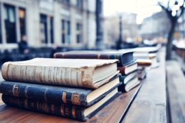 difference between paralegal and lawyer