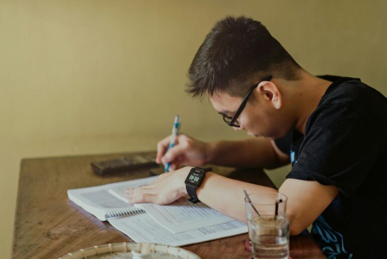 7 Smart Ways to Pay for College on Your Own - Verified by FangWallet