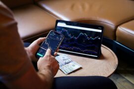 Best Online Brokers In Canada for 2025 - Verified by FangWallet