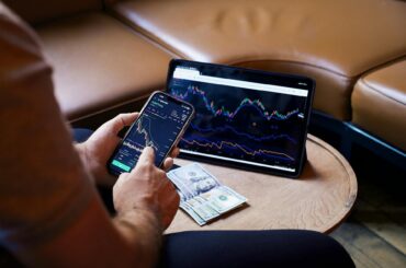 Best Online Brokers In Canada for 2025 - Verified by FangWallet