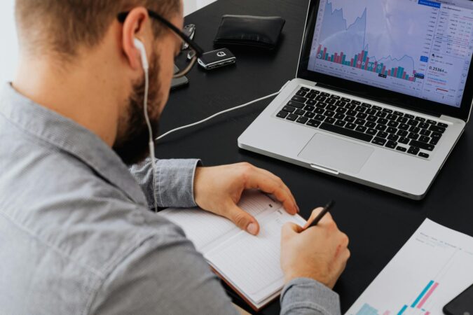 Best Online Brokers In Canada for 2025 - Verified by FangWallet