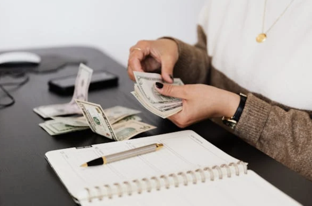 A Guide for Career Women A Guide for Career Women - Verified by FangWallet