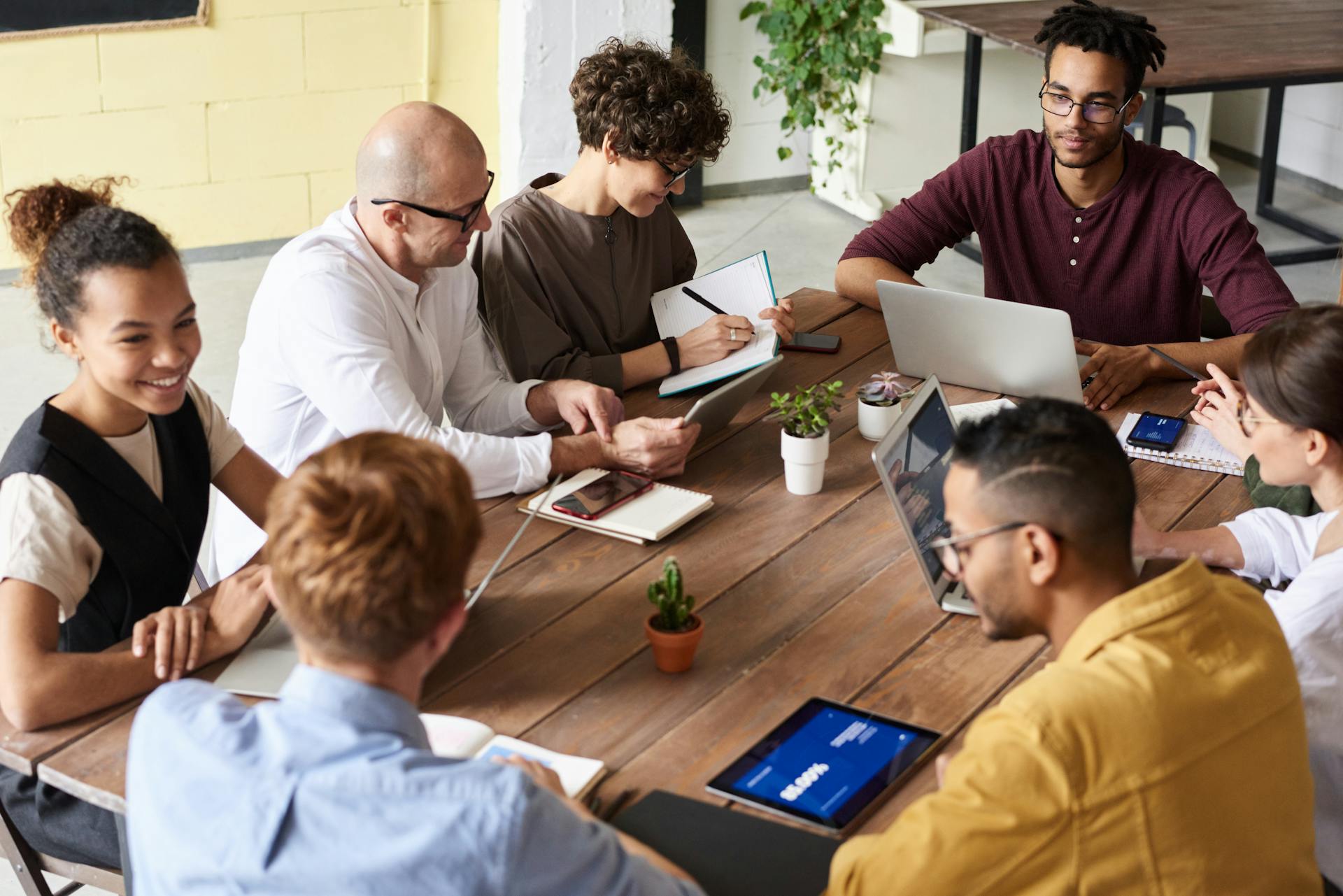The Role of Stakeholder Feedback in Enhancing Financial Project Outcomes