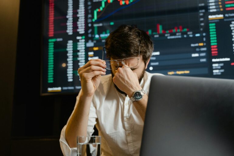 Report Bitcoin Scams with Chainabuse and Scamwatch - Verified by FangWallet