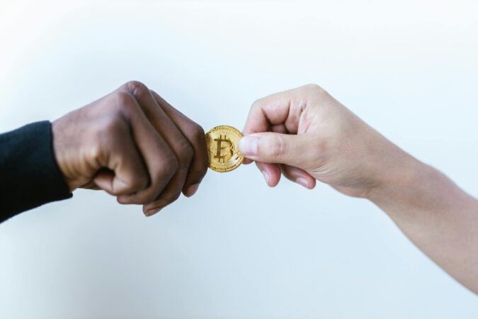 Chart Patterns and HODL Strategy in Crypto Investing - Verified by FangWallet