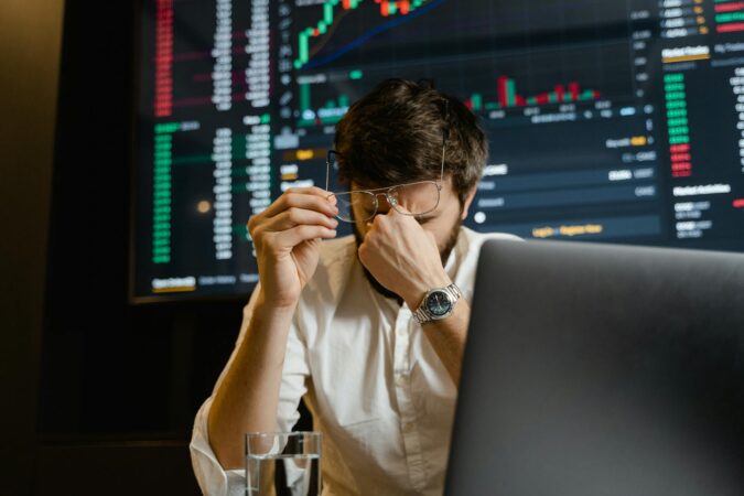 Crypto Scams 2025: Viral Warnings and Kakao's 70K Fraud Apps - Verified by FangWallet