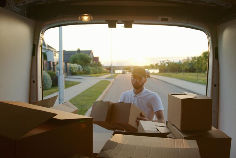 Best Delivery Driver Apps to Maximize Earnings in 2025 - Verified by FangWallet