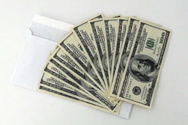 Financial Aid vs. Student Loans: Similarities and Differences - Verified by FangWallet