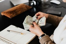living-paycheck-to-paycheck