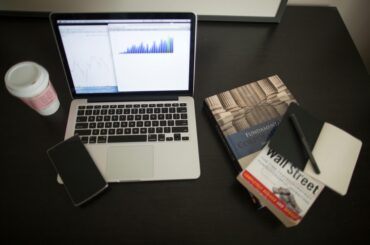 How Investors Can Benefit from Accounts Receivable Financing - Verified by FangWallet