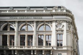 How High-Net-Worth Individuals Choose the Right Private Bank How High-Net-Worth Individuals Choose the Right Private Bank - Verified by FangWallet